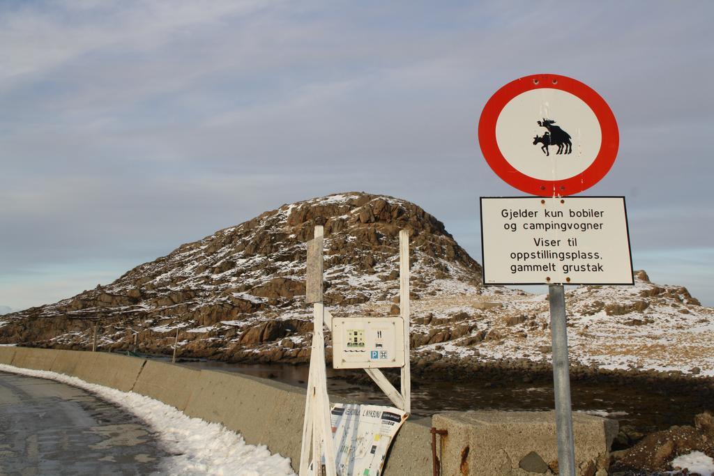Отель Holmvik Brygge Nyksund Экстерьер фото